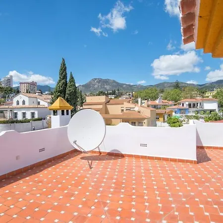 Marina - 5 Min Walk To The Beach, Heated Pool, Spa, 5 Bedrooms Villa Benalmadena