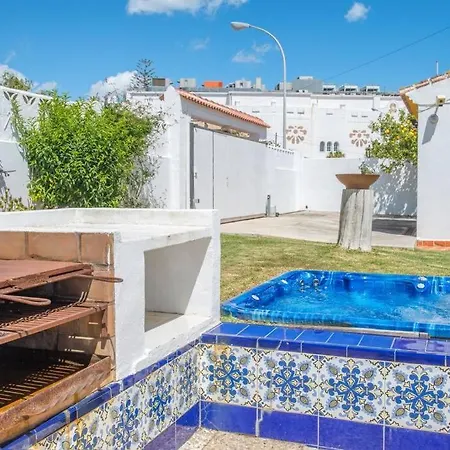 Villa Marina - 5 Min Walk To The Beach, Heated Pool, Spa, 5 Bedrooms Benalmadena